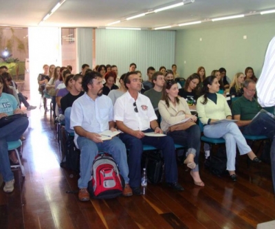 Controle populacional em pauta no CRMV-PR
