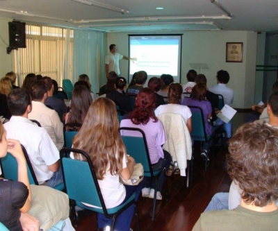 Controle populacional em pauta no CRMV-PR