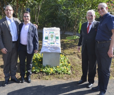 Jardinete inaugurado na capital paranaense eterniza nome da Professora Clotilde