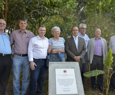 Jardinete inaugurado na capital paranaense eterniza nome da Professora Clotilde