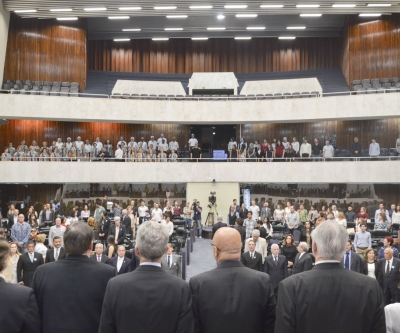 Dia do Médico Veterinário é celebrado na Assembleia Legislativa do Paraná