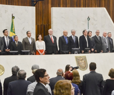 Dia do Médico Veterinário é celebrado na Assembleia Legislativa do Paraná