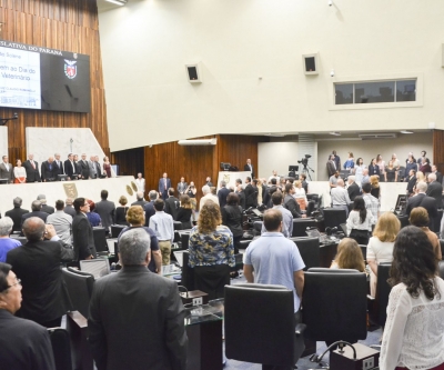 Dia do Médico Veterinário é celebrado na Assembleia Legislativa do Paraná