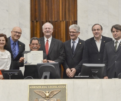 Dia do Médico Veterinário é celebrado na Assembleia Legislativa do Paraná