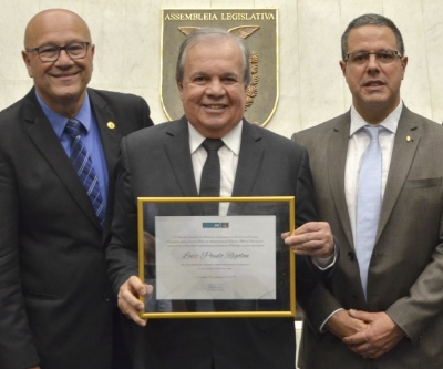 Dia do Médico Veterinário é celebrado na Assembleia Legislativa do Paraná