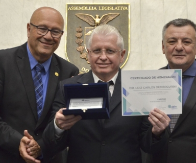 Dia do Médico Veterinário é celebrado na Assembleia Legislativa do Paraná