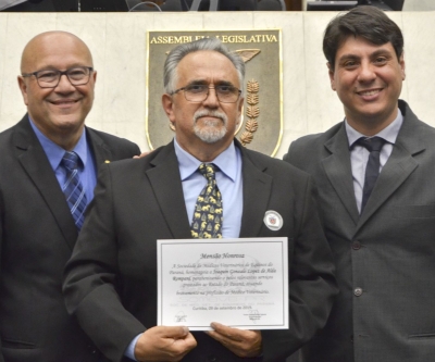 Dia do Médico Veterinário é celebrado na Assembleia Legislativa do Paraná