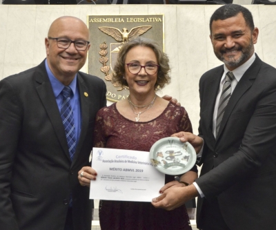 Dia do Médico Veterinário é celebrado na Assembleia Legislativa do Paraná