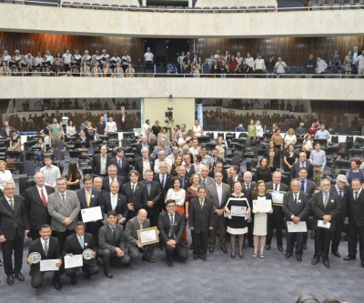 Dia do Médico Veterinário é celebrado na Assembleia Legislativa do Paraná