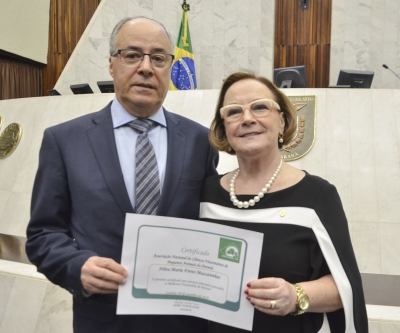 Dia do Médico Veterinário é celebrado na Assembleia Legislativa do Paraná