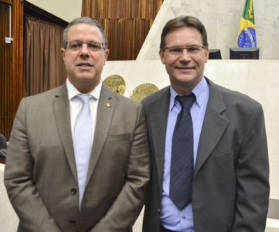 Dia do Médico Veterinário é celebrado na Assembleia Legislativa do Paraná