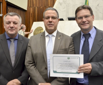 Dia do Médico Veterinário é celebrado na Assembleia Legislativa do Paraná