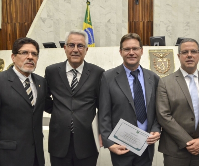 Dia do Médico Veterinário é celebrado na Assembleia Legislativa do Paraná