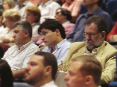Felipe Pohl - tesoureiro, Danilo Donoso - conselheiro e Marcos Batista - jornalista do CRMV-PR