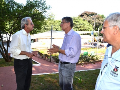 Eliel de Freitas, presidente do CRMV-PR e Norberto Ortigara, Secretário da Agricultura