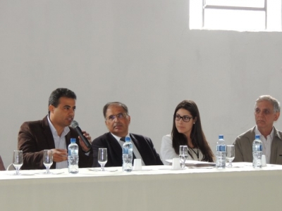 Assessora Técnica do CRMV-PR, Luiza Schneider S. Castro, na mesa de debates