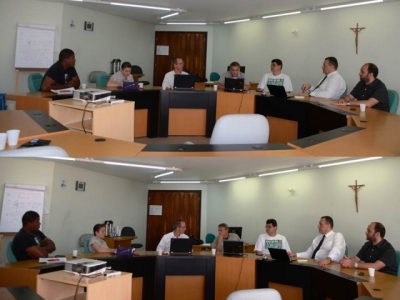 Comissão reunida no CRMV-PR